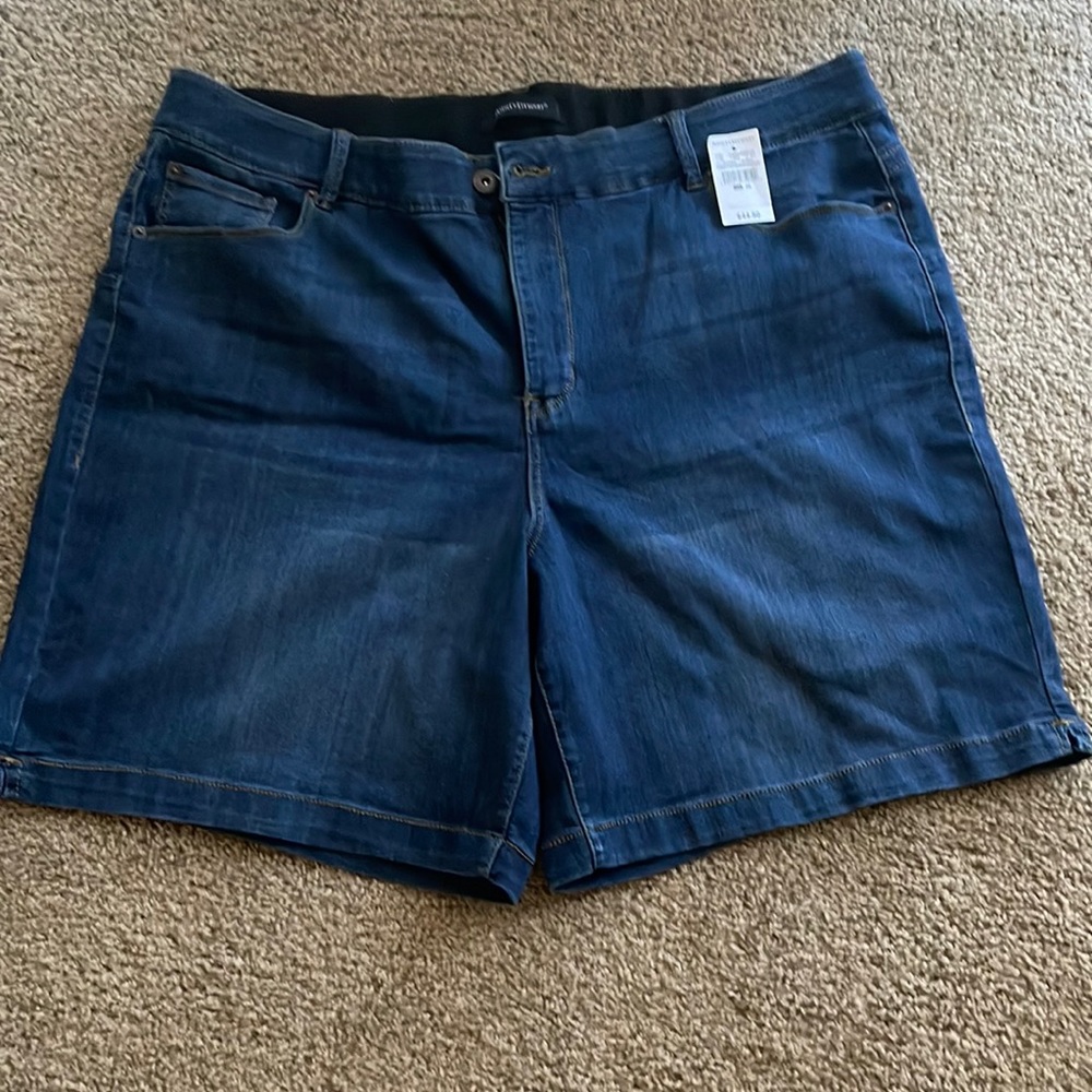 New plus size Ashley Stewart denim shorts size 26
